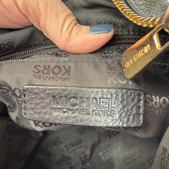 Michael Kors Bedford Black Leather Shoulder Bag Handbag Satchel Purse Slouch - Picture 7 of 10